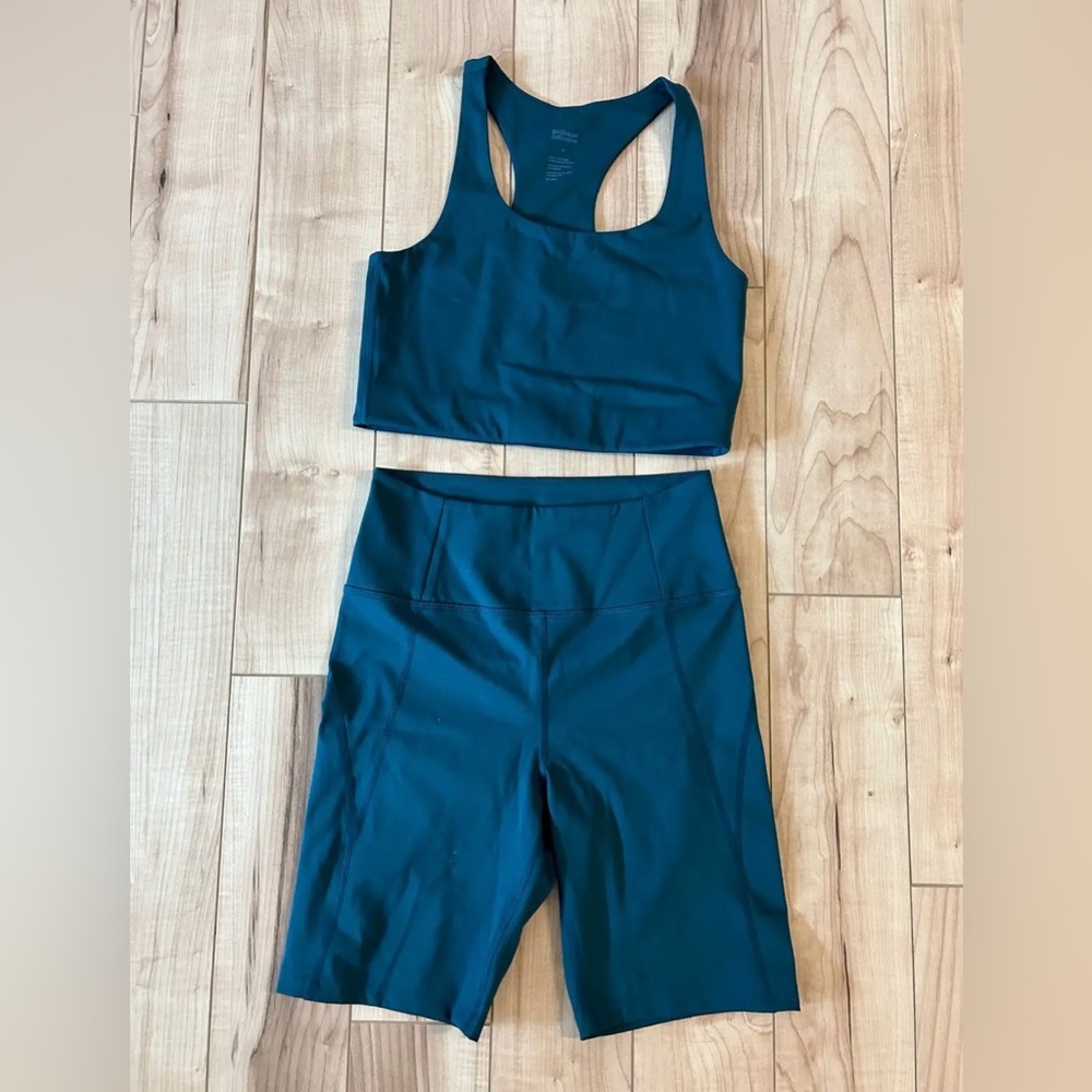 Girlfriend Collective Set